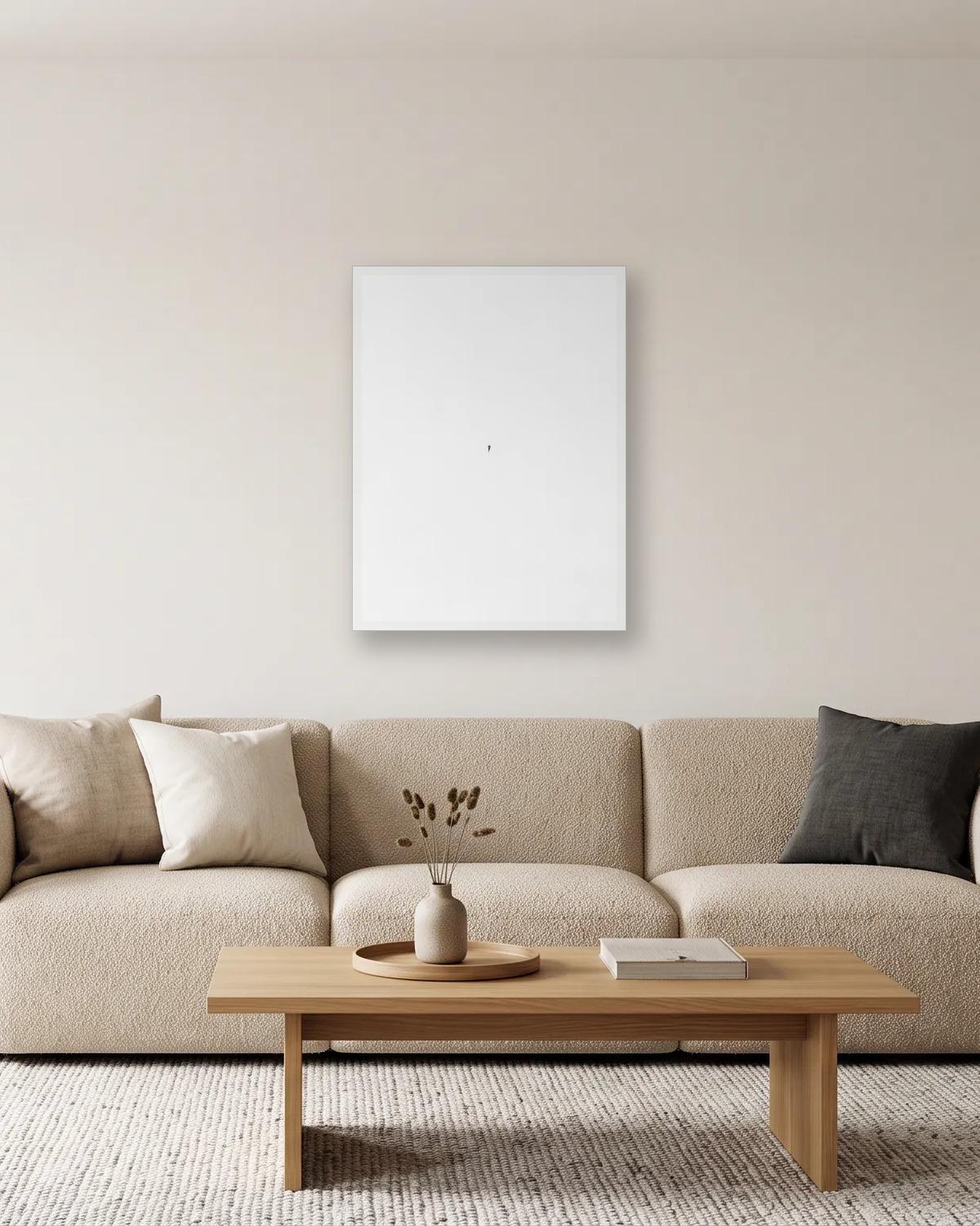 Cherchez bien, affiche encadrée dans un salon