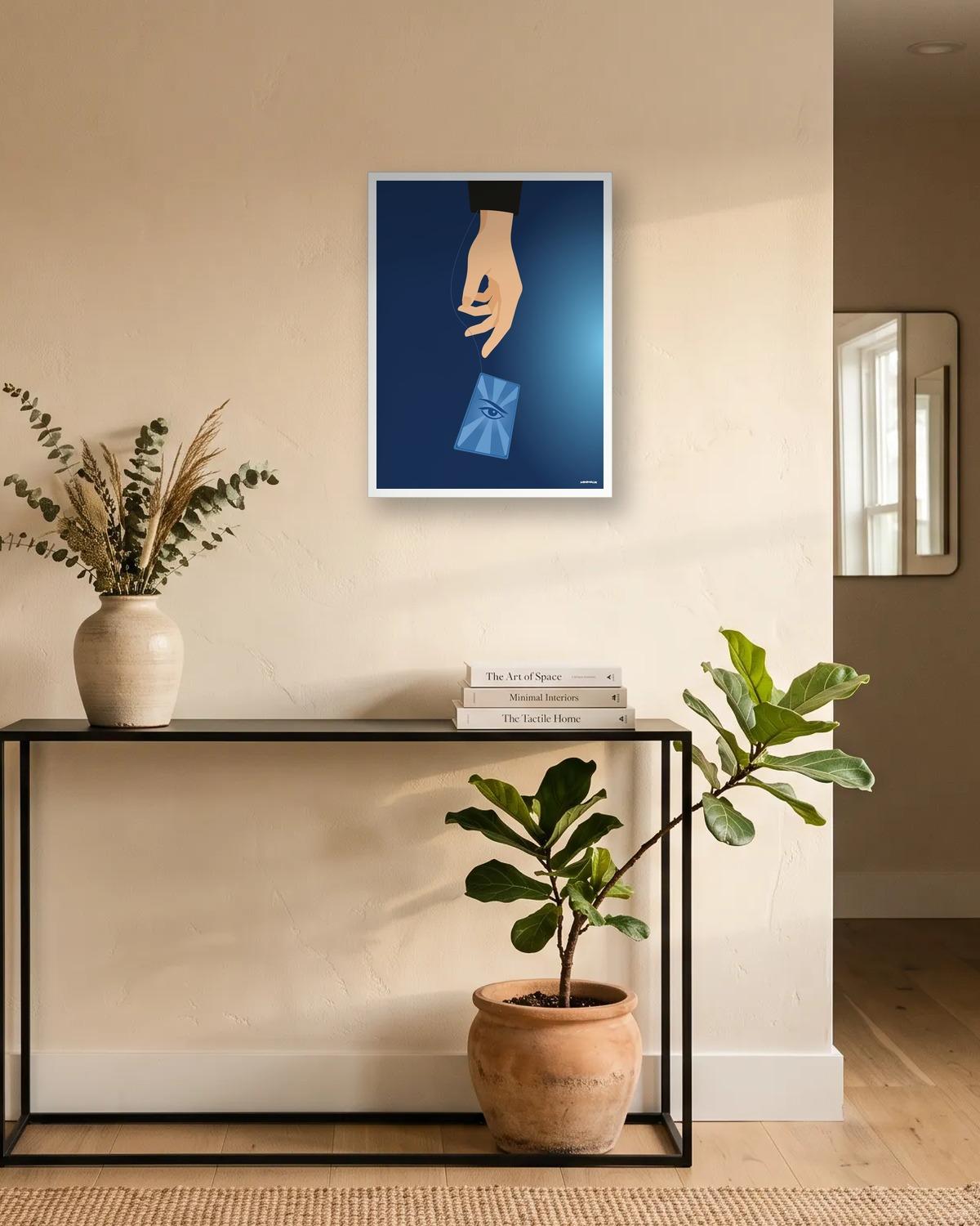 Regardez de plus près, affiche encadrée dans une entrée